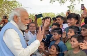 เชเชฐเซเชฃเชพเชเชเชจเชพ เชเชฒเชฌเซเชฐเซเชเซเชฎเชพเช เชฐเซเชก เชถเซ เชชเชนเซเชฒเชพเช เชชเซเชเชฎ เชฎเซเชฆเซเช เชฌเชพเชณเชเซ เชธเชพเชฅเซ เชเชฐเซ เชตเชพเชค