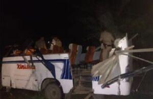 เชเชคเซเชคเชฐเชชเซเชฐเชฆเซเชถเชจเชพ เชเชพเชฒเซเชจเชฎเชพเช เชธเชฐเซเชเชพเช เชฎเซเชเซ เชฆเซเชฐเซเชเชเชจเชพ, เชเชคเซเชคเชฐเชชเซเชฐเชฆเซเชถเชจเชพ เชเชพเชฒเซเชจเชฎเชพเช เชฌเชธ เช
เชเชพเชฃเซเชฏเชพ เชตเชพเชนเชจ เชธเชพเชฅเซ เช
เชฅเชกเชพเชคเชพ เชเซเชฃเชฎเชพเช เชชเชกเซ, เซซ เชฒเซเชเซเชจเชพ เชฎเซเชค เชฅเชฏเชพ